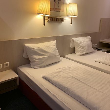 Hotel New Fair Munich Messe Экстерьер фото