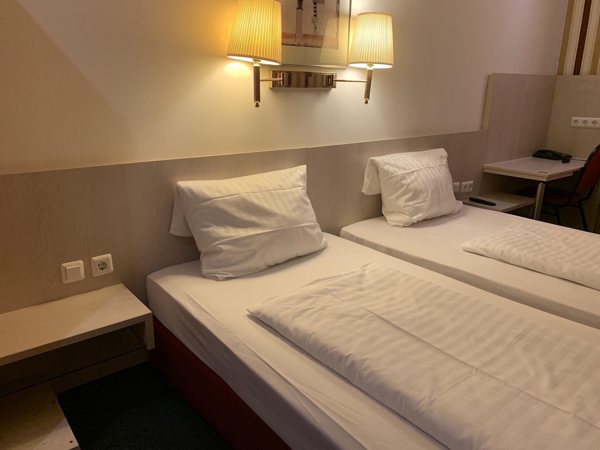 Hotel New Fair Munich Messe Экстерьер фото